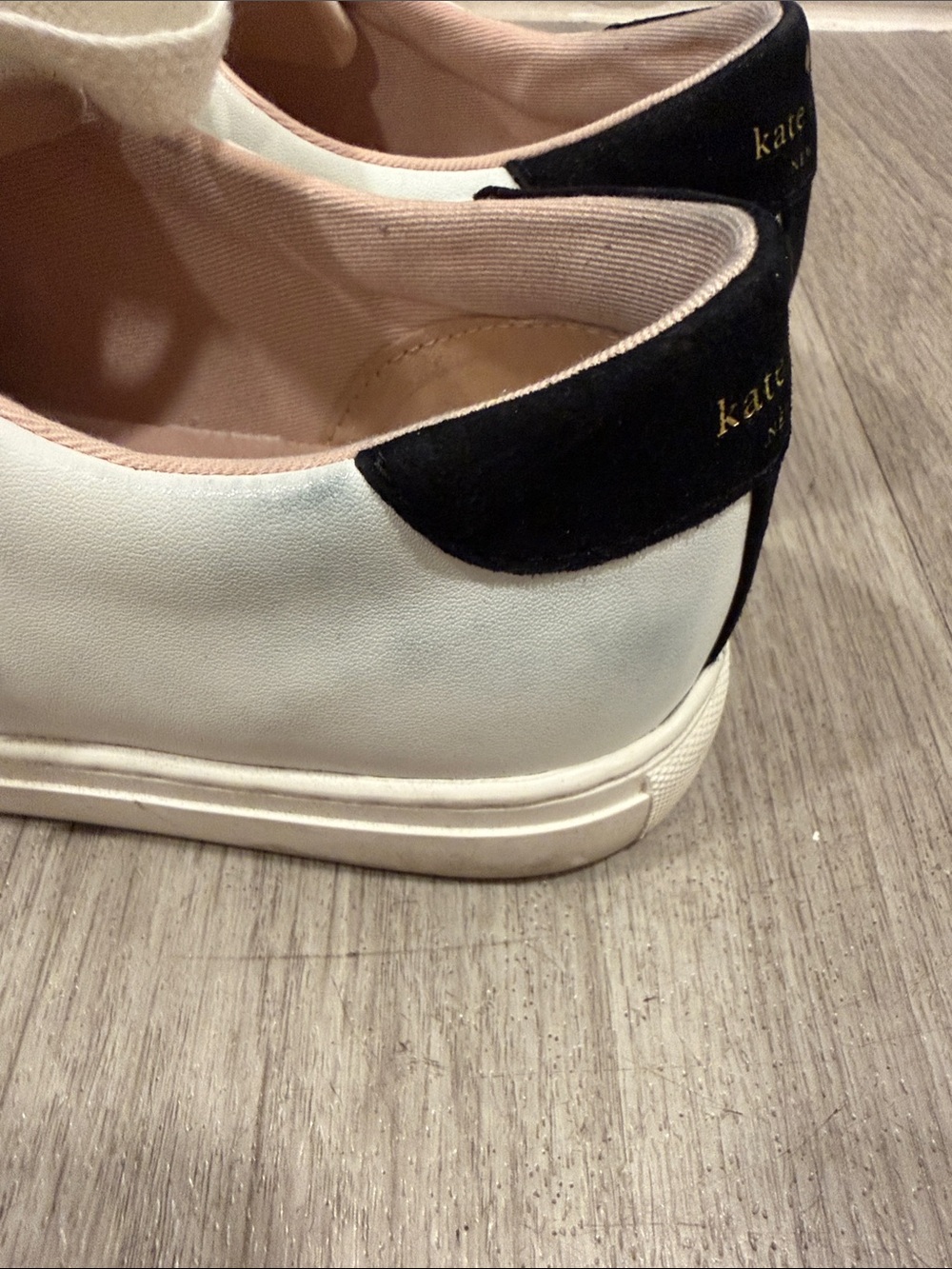Kate Spade  Fez Women's White Leather Low-Top Sneakers with Black Accents - Picture 5 of 9